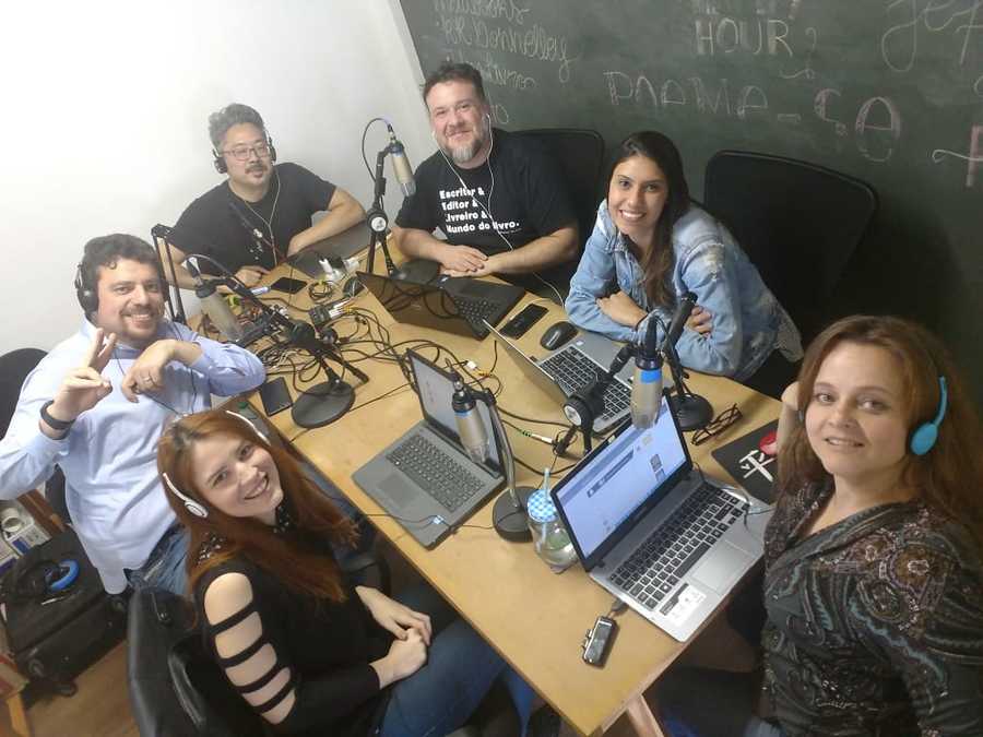 Eduardo Cunha e a equipe do PublishNews durante a gravação do Podcast | © Zé Barrichello