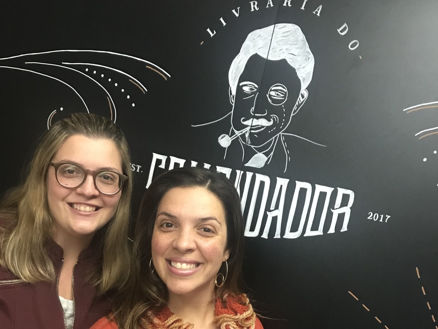 As irmãs Talita e Carol Camargo estão à frente da nova Livraria do Comendador, instalada em um casarão tombado na região da Avenida Paulista, em São Paulo | © Divulgação As irmãs Talita e Carol Camargo estão à frente da nova Livraria do Comendador, instalada em um casarão tombado na região da Avenida Paulista, em São Paulo | © Divulgação