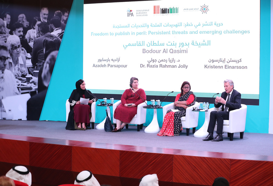 A sheika Bodour Al Qasimi conduziu a mesa 'Freedom to publish in peril: Persistent threats and emerging challenges' ao lado da editora iraniana radicada na Inglaterra Azadia Basabor; da médica e editora Razia Rahman Jolie (Bangladesh) e de Kristenn Einarsson, presidente do comitê de liberdade de publicação da IPA | Divulgação A sheika Bodour Al Qasimi conduziu a mesa 'Freedom to publish in peril: Persistent threats and emerging challenges' ao lado da editora iraniana radicada na Inglaterra Azadia Basabor; da médica e editora Razia Rahman Jolie (Bangladesh) e de Kristenn Einarsson, presidente do comitê de liberdade de publicação da IPA | Divulgação