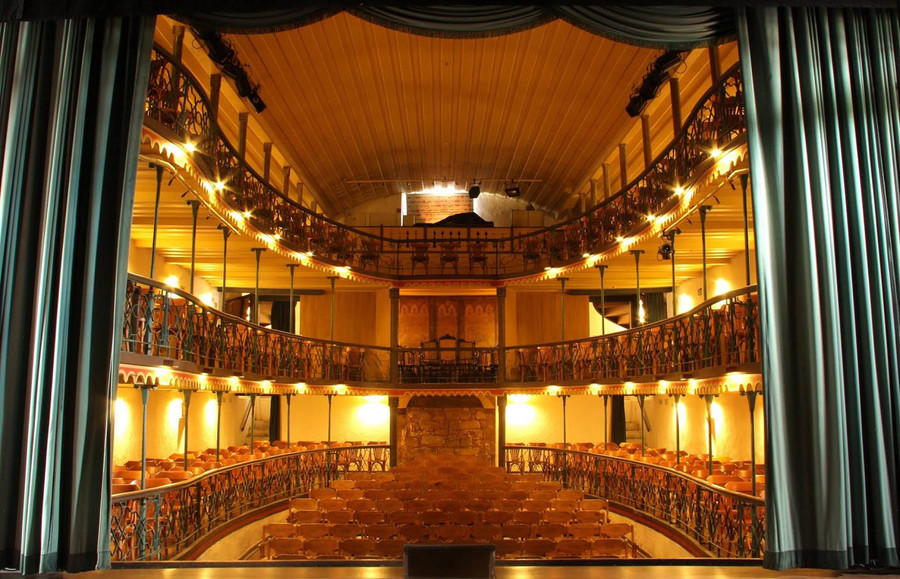 Casa da Ópera, o mais antigo teatro das Américas ainda em funcionamento receberá este ano os debates principais do evento | © Divulgação Casa da Ópera, o mais antigo teatro das Américas ainda em funcionamento receberá este ano os debates principais do evento | © Divulgação