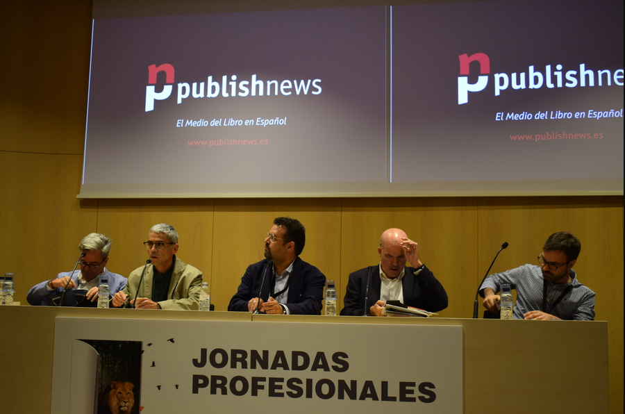 Javier Celaya, Carles Geli, Carlo Carrenho, Jordi Nadal e Luiz Gaspar participaram da apresentação oficial do PublishNews em Espanhol no evento em Barcelona | © Lorenzo Herrero