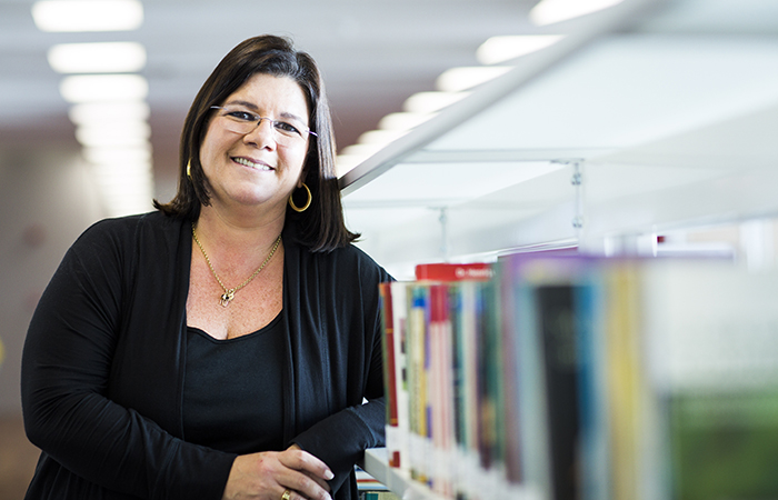 Andréa Pachá é autora 'Velhos são os outros', que chegou à lista dos mais vendidos nessa semana | © Site da editora Andréa Pachá é autora 'Velhos são os outros', que chegou à lista dos mais vendidos nessa semana | © Site da editora
