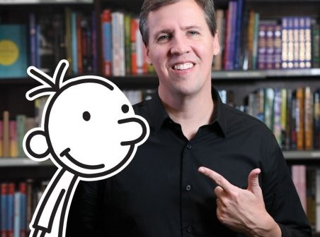 Jeff Kinney é autor da série 'Diário de um banana' e presença certa na lista dos mais vendidos | © Filip Wollak / Divulgação