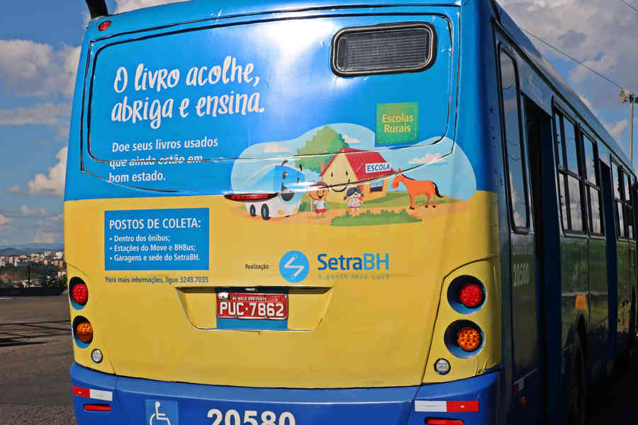 O objetivo da campanha 'O livro acolhe, abriga e ensina' é arrecadar livros para a composição do acervo de bibliotecas comunitárias | © João JClick O objetivo da campanha 'O livro acolhe, abriga e ensina' é arrecadar livros para a composição do acervo de bibliotecas comunitárias | © João JClick
