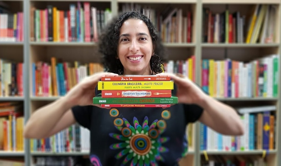 Editora Bia Nunes de Sousa, responsável pelos livros de gastronomia da Alaúde, eleita a melhor editora do ramo no Brasil pelo Gourmand Cookbook Awards | © Divulgação