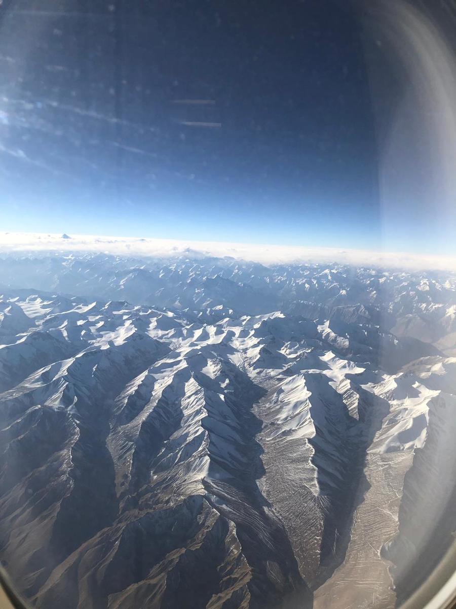 Viagem de 21 horas tem dessas visões do mundo. O Himalaya!! Viagem de 21 horas tem dessas visões do mundo. O Himalaya!!