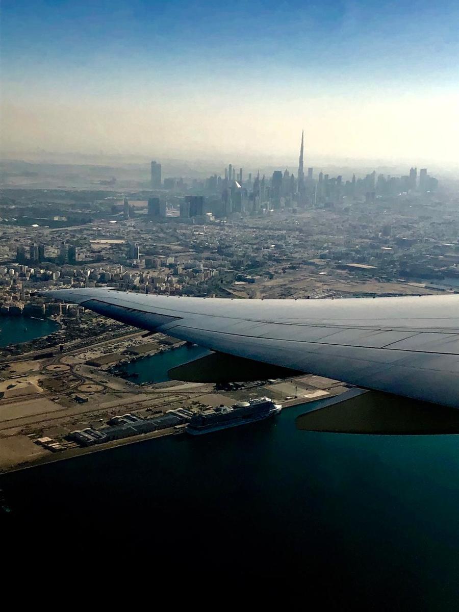 Segundo trecho Dubai-Lisboa. Ao fundo o Burj Khalifa. Segundo trecho Dubai-Lisboa. Ao fundo o Burj Khalifa.