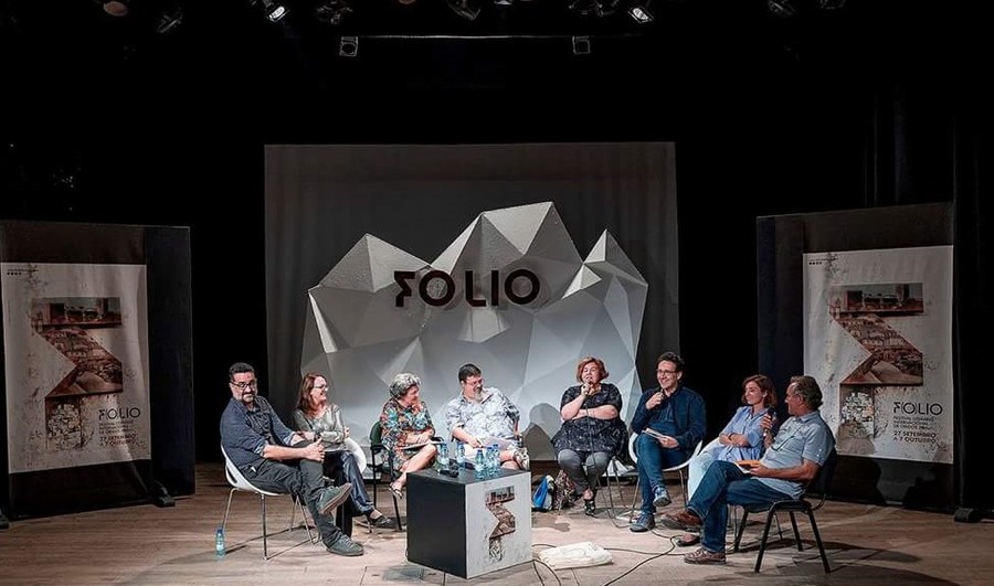 Mesa com os curadores realizada no Folio | © Divulgação Mesa com os curadores realizada no Folio | © Divulgação