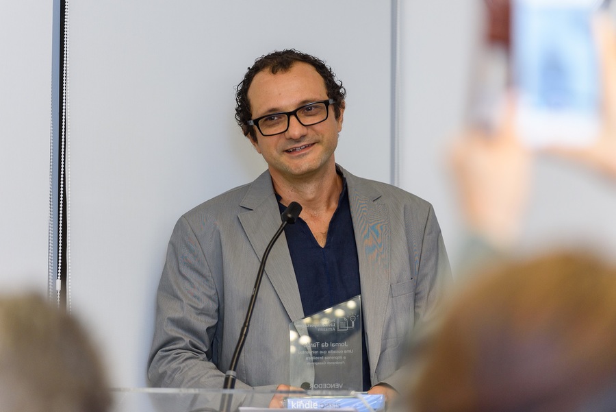 Ferdinando Casagrande foi o vencedor do Prêmio Livro-Reportagem Amazon pelo livro 'Jornal da Tarde: uma ousadia que reinventou a imprensa brasileira' | © Marcelo Bruzzi / Divulgação Ferdinando Casagrande foi o vencedor do Prêmio Livro-Reportagem Amazon pelo livro 'Jornal da Tarde: uma ousadia que reinventou a imprensa brasileira' | © Marcelo Bruzzi / Divulgação