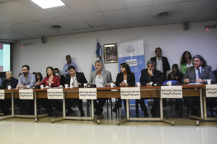 Sessão que marcou a apresentação do projeto de lei de criação do INLA Sessão que marcou a apresentação do projeto de lei de criação do INLA