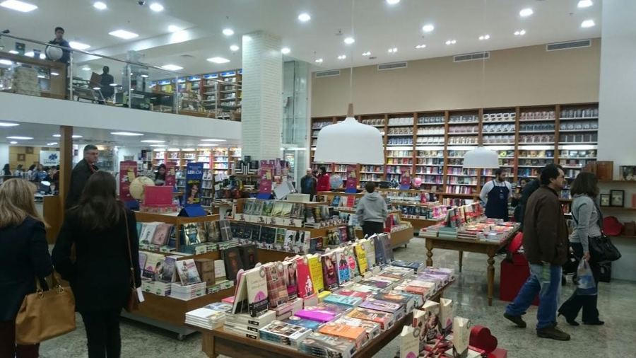 No ano, setor varejista de livros já perdeu 19.9% do seu faturamento | Vanessa Araújo / Divulgação / Livrarias Curitiba No ano, setor varejista de livros já perdeu 19.9% do seu faturamento | Vanessa Araújo / Divulgação / Livrarias Curitiba