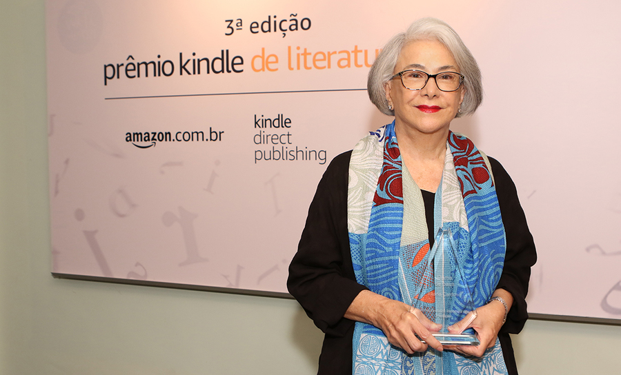 Eliana Cardoso, vencedora da 3ª edição do prêmio com o livro 'Dama de Paus' | © Divulgação Eliana Cardoso, vencedora da 3ª edição do prêmio com o livro 'Dama de Paus' | © Divulgação