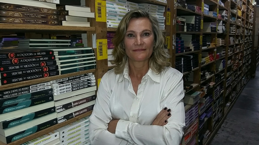 Elga Pedri comemora a ampliação do atacado do Grupo Livrarias Curitiba para outras regiões além do Sul, onde tradicionalmente já opera | © Divulgação Elga Pedri comemora a ampliação do atacado do Grupo Livrarias Curitiba para outras regiões além do Sul, onde tradicionalmente já opera | © Divulgação