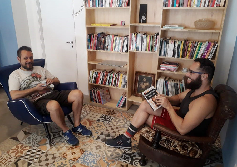 Antonio e Ricardo estão por trás do novo café que quer celebrar a literatura | Divulgação Antonio e Ricardo estão por trás do novo café que quer celebrar a literatura | Divulgação