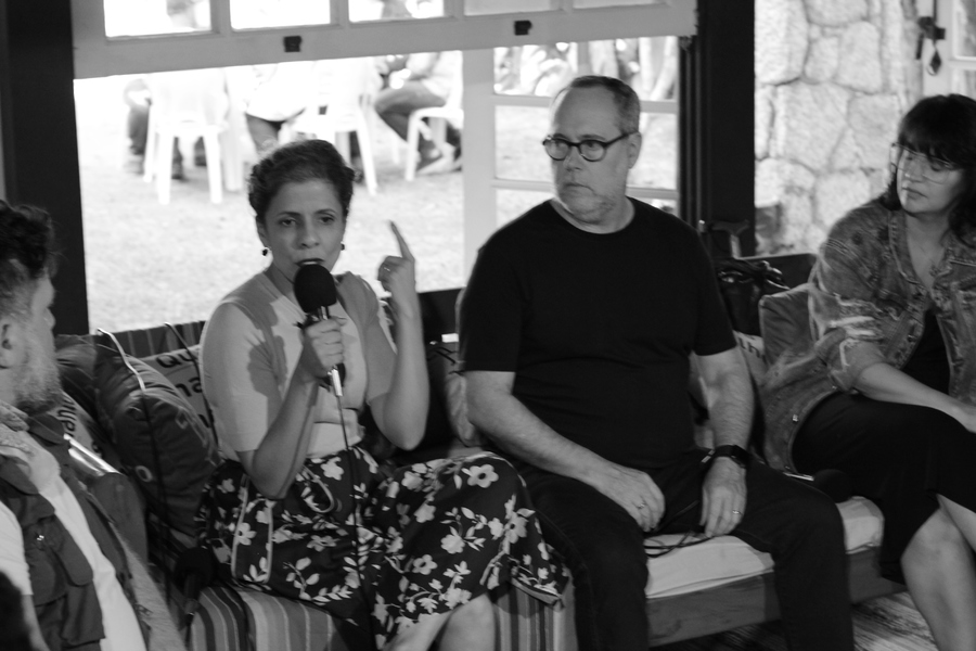 Denise Guilherme, Ricardo Costa e Karina Pino participaram da mesa 'A agulha no palheiro - como os metadados podem ajudar, na prática, a encontrar o livro certo pra pessoa certa’ | © André Argolo