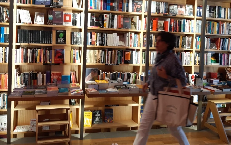 GfK aponta nova queda no varejo de livros | © Leonardo Neto GfK aponta nova queda no varejo de livros | © Leonardo Neto