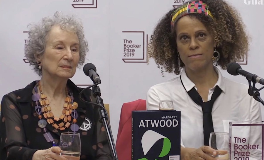 Margaret Atwood e Bernardine Evaristo levaram o Man Booker Prize em 2019 | Reprodução Margaret Atwood e Bernardine Evaristo levaram o Man Booker Prize em 2019 | Reprodução