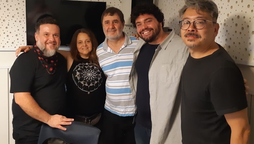 Leonardo Neto, Luciana Melo, Marcos Issa Benuthe, Jorge Filholini e Fábio Uehara durante a gravação do Podcast do PublishNews