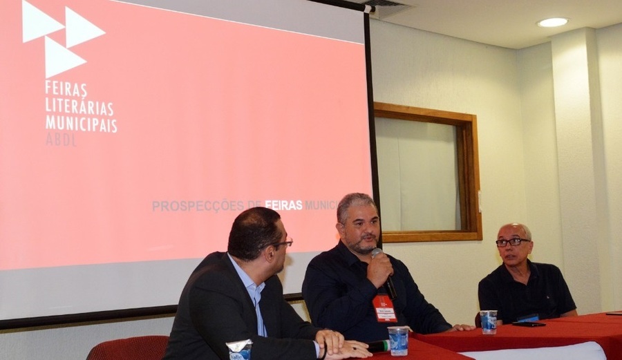 Fernando Cílio, Márcio Tupinambá e Roberto Leal deram os caminhos das pedras para que os associados da ABDL criem feiras literárias em municípios brasileiros | Elisângela Borges  Divulgação