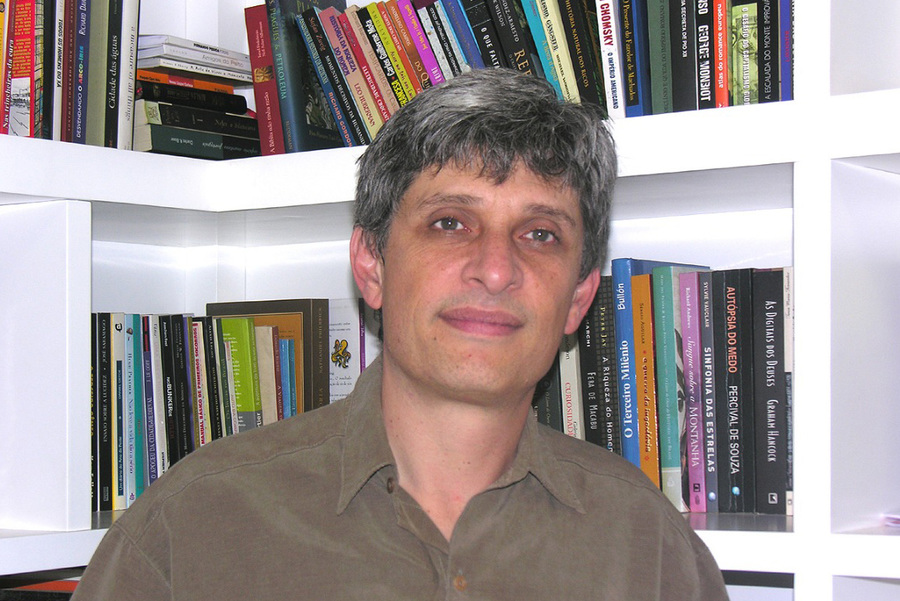 Médico e autor Stefan Cunha Ujvari | © Divulgação Médico e autor Stefan Cunha Ujvari | © Divulgação