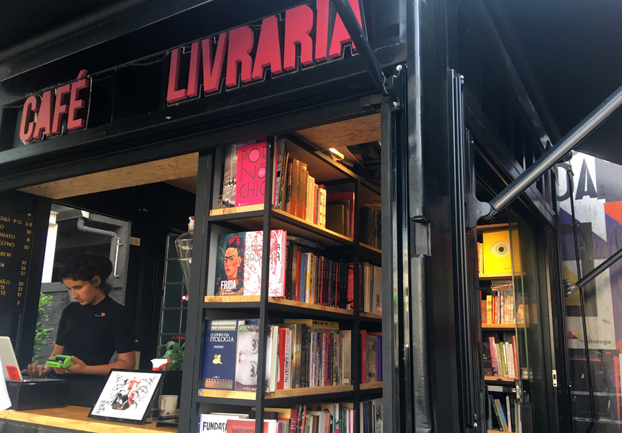 Projetos querem buscar apoiadores para compor um fundo de apoio à micro e pequenas livrarias | © Divulgação Combo Café e Cultura