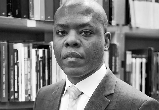 Professor e jurista Silvio Almeida estreia na Lista dos Mais Vendidos, com 'Racismo estrutural', livro que marca também a estreia da editora Pólen na Lista dos Mais Vendidos Professor e jurista Silvio Almeida estreia na Lista dos Mais Vendidos, com 'Racismo estrutural', livro que marca também a estreia da editora Pólen na Lista dos Mais Vendidos