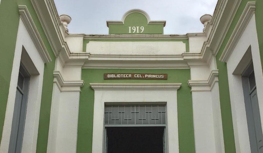 Biblioteca Municipal Cel. Pirineus, na cidade de Silvânia, no interior goiano | © Larissa Mundim