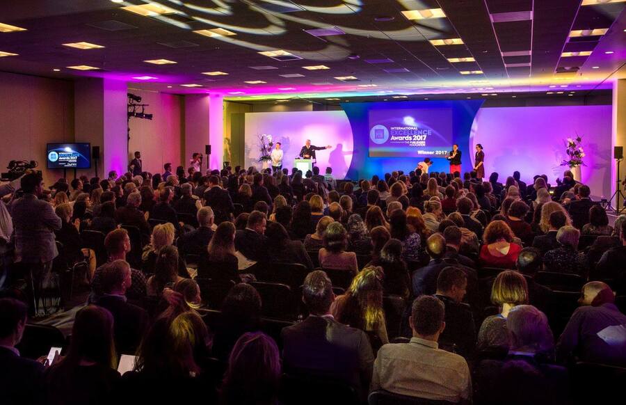 Cerimônia do International Excellence Awards em 2017 | © Divulgação Cerimônia do International Excellence Awards em 2017 | © Divulgação