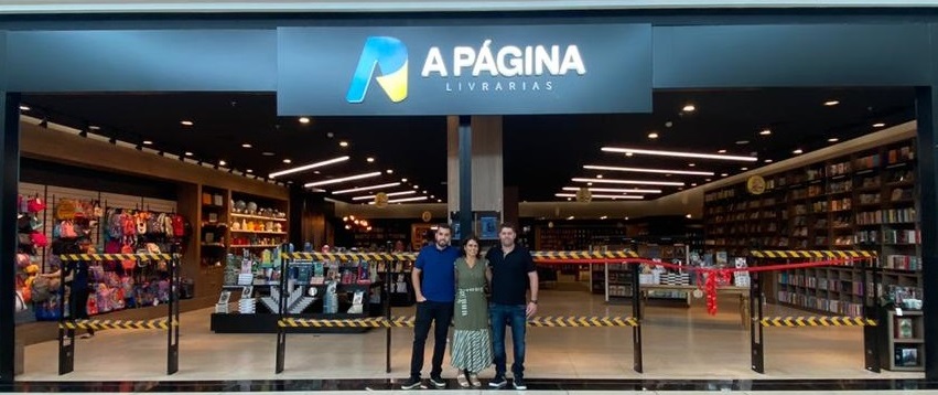 Murilo, Eunice e Gilmar Cosmo Jr. inauguram a nova loja da rede A Página