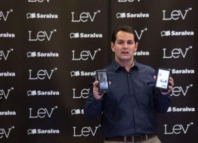 Deric, em 2014, quando apresentava o LEV à imprensa Deric, em 2014, quando apresentava o LEV à imprensa