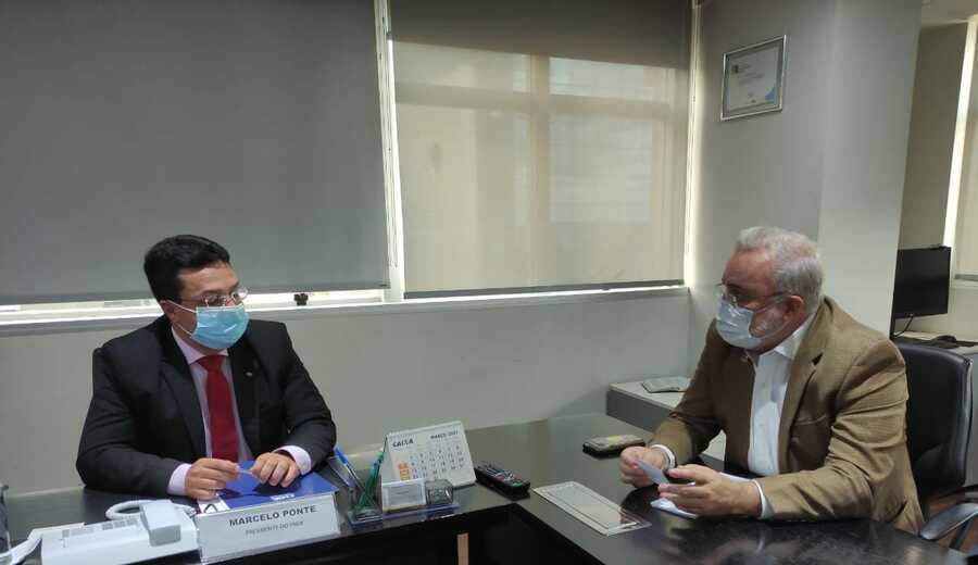 Marcelo Lopes da Ponte, presidente do FNDE, recebeu o senador Jean Paul Prates, presidente da Frente Parlamentar em Defesa do Livro | © Divulgação Marcelo Lopes da Ponte, presidente do FNDE, recebeu o senador Jean Paul Prates, presidente da Frente Parlamentar em Defesa do Livro | © Divulgação