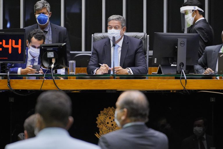 Deputados aprovaram, em primeiro turno, a PEC Emergencial que prevê minirreforma tributária que pode afetar o setor do livro | © Pablo Valadares / Câmara dos Deputados