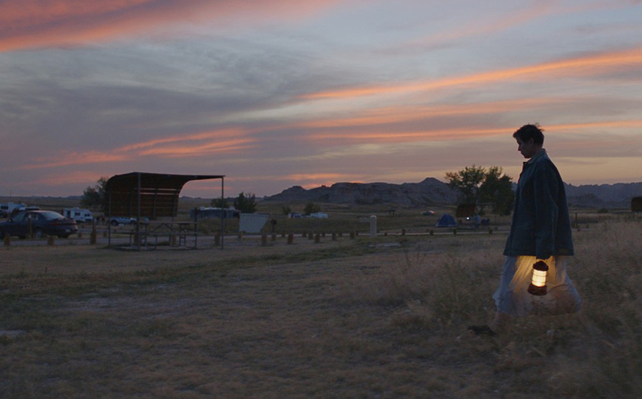 Atriz Frances McDormand em cena do filme 'Nomadland' | © Divulgação