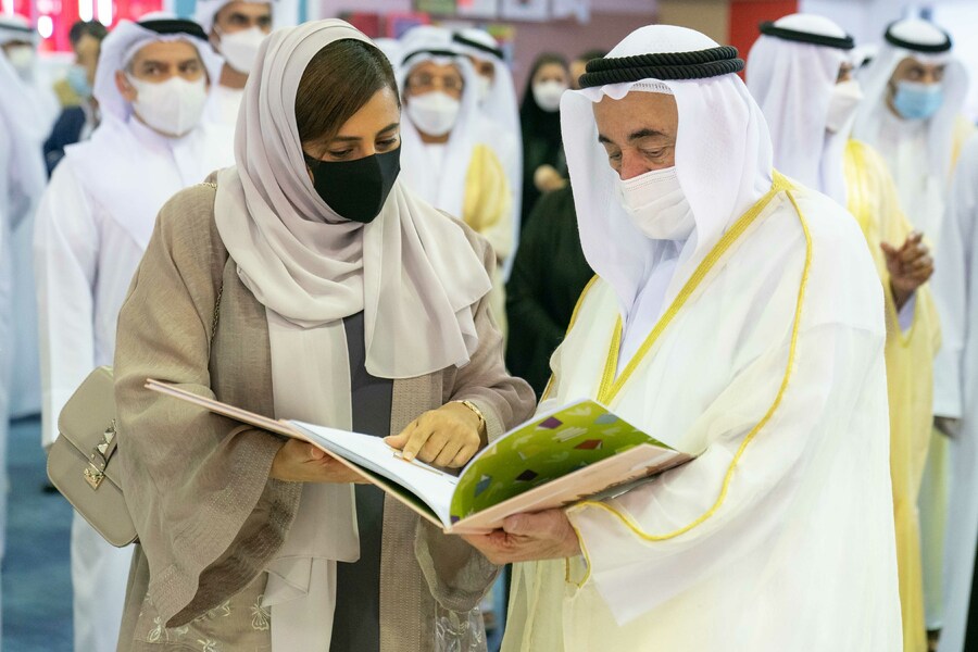 Bodour e seu pai, o sheik Sultan Al Qasimi, na abertura do Festival | © Divulgação