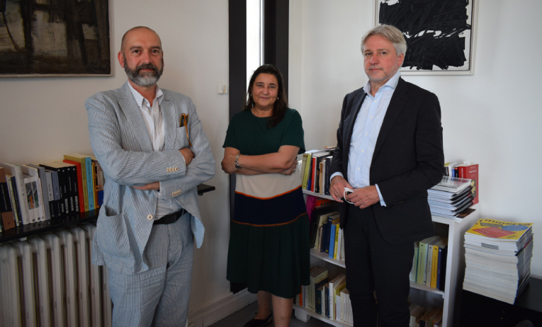 Antonio Martín - cofundador do PN-Es – ao lado de Marifé Boix e Jürgen Boos Antonio Martín - cofundador do PN-Es – ao lado de Marifé Boix e Jürgen Boos