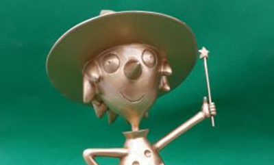 Troféu da premiação: Bruxinha Atrapalhada, da desenhista Eva Furnari