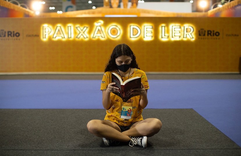 Editoras celebram crescimento de faturamento durante os dias da Bienal | © Redes sociais da Bienal Editoras celebram crescimento de faturamento durante os dias da Bienal | © Redes sociais da Bienal