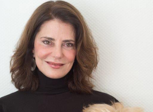 Luciana Villas-Boas e o cachorro Nelson