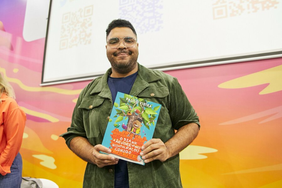 Paulo Vieira apresenta seu livro na Bienal de São Paulo, em julho | © Bienal de SP