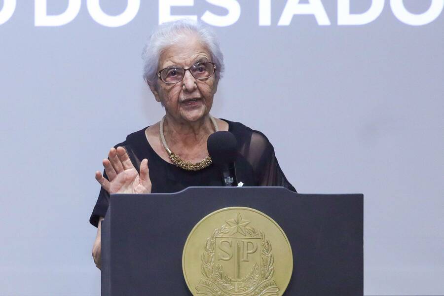 Maria Helena de Moura Neves em fevereiro de 2022 | © Divulgação /Governo do Estado de SP Maria Helena de Moura Neves em fevereiro de 2022 | © Divulgação /Governo do Estado de SP