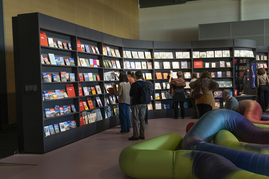 Visitantes na Feira do Livro de Frankfurt 2022 | © Anett Weirauch / Frankfurt Buchmesse Visitantes na Feira do Livro de Frankfurt 2022 | © Anett Weirauch / Frankfurt Buchmesse