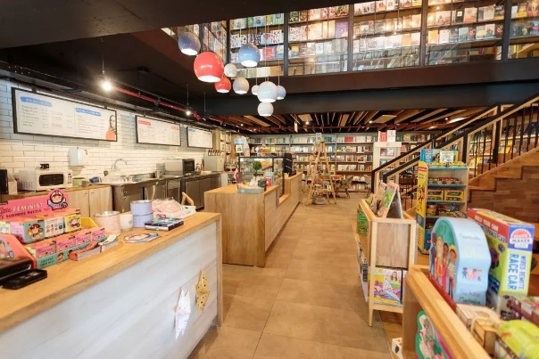 Livraria colombiana 9 ¾ Bookstore + café | © Redes Sociais - @9trescuartos 