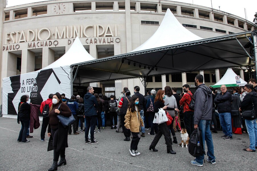 Feira do Livro 2023 deve reunir 130 expositores e mais de 50 autores e autoras | © Lia Lubambo