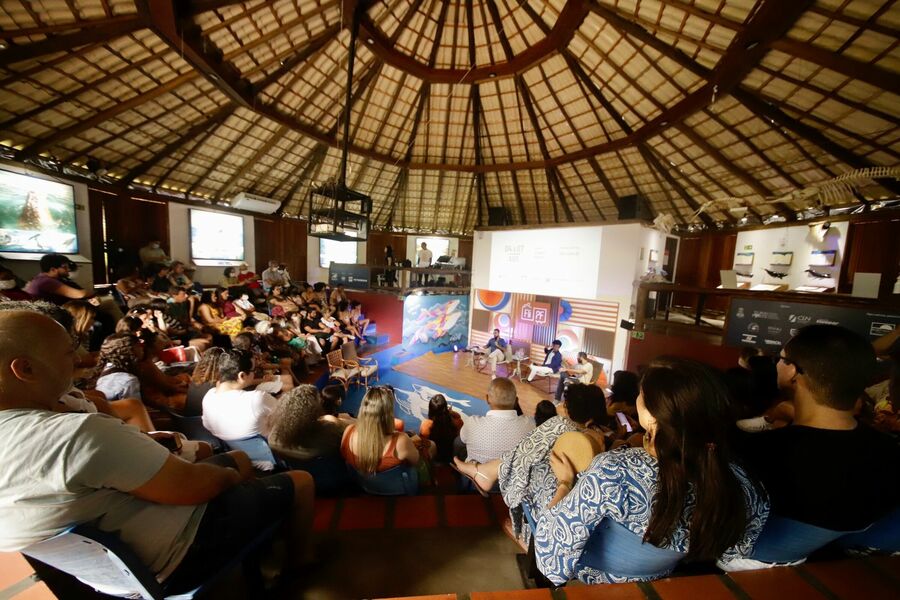 Feira Internacional do Livro de Praia Forte ocorre entre 4 e 7 de maio de 2023 | © Waldyr Latyer Feira Internacional do Livro de Praia Forte ocorre entre 4 e 7 de maio de 2023 | © Waldyr Latyer