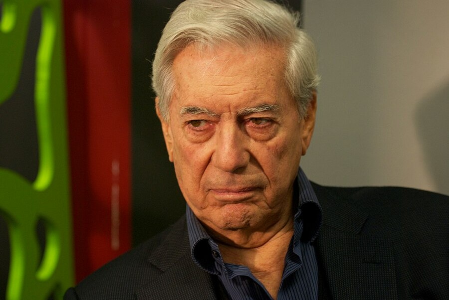Mario Vargas Llosa na Suécia, em 2011 | © Arild Vågen