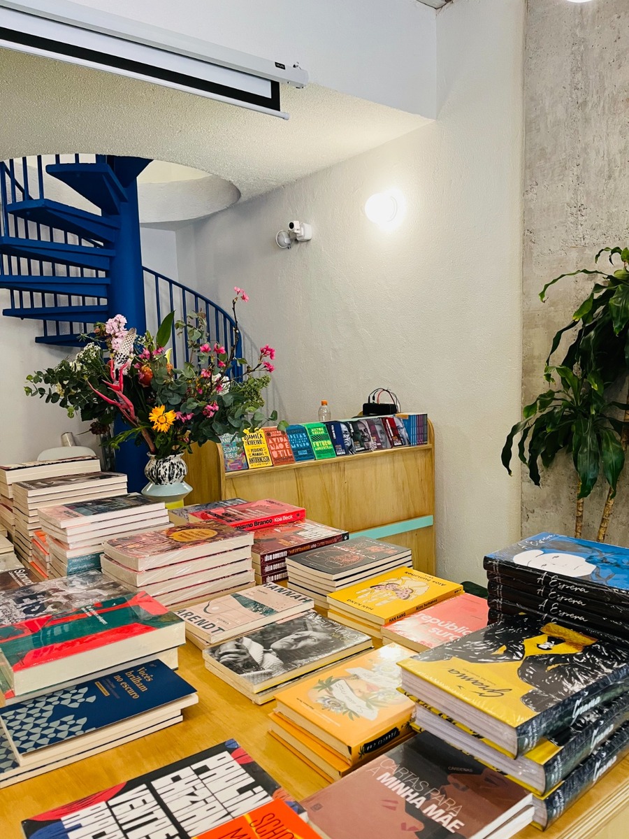 Tudo pronto para a abertura da Aigo Livros, em São Paulo | © Aigo