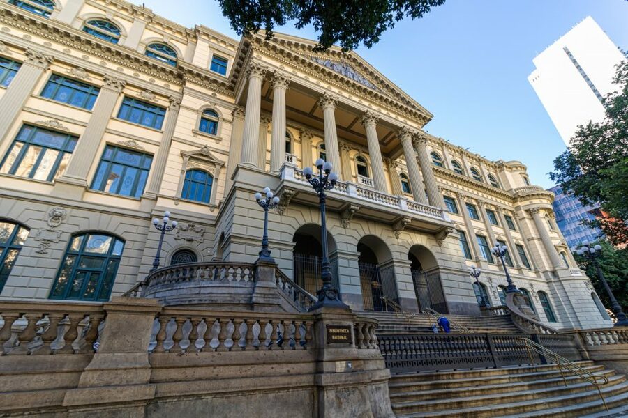 Fachada da Biblioteca Nacional @ Shutterstock