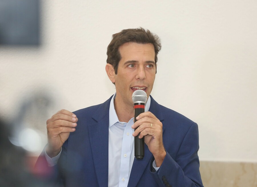 Renato Feder, secretário de Educação do Estado de São Paulo; decisão foi recebida com espanto | © Marcelo S Camargo / Governo do Estado de SP Renato Feder, secretário de Educação do Estado de São Paulo; decisão foi recebida com espanto | © Marcelo S Camargo / Governo do Estado de SP