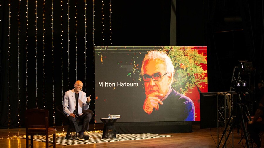 Flipoços participou do Festival de Literatura do Mundo em 2022, e um dos convidados foi Milton Hatoum | © LitFestBergen Flipoços participou do Festival de Literatura do Mundo em 2022, e um dos convidados foi Milton Hatoum | © LitFestBergen
