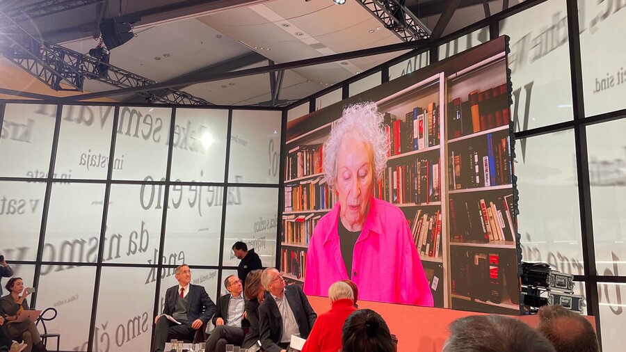 Margaret Atwood participou com um vídeo gravado | © Guilherme Sobota Margaret Atwood participou com um vídeo gravado | © Guilherme Sobota
